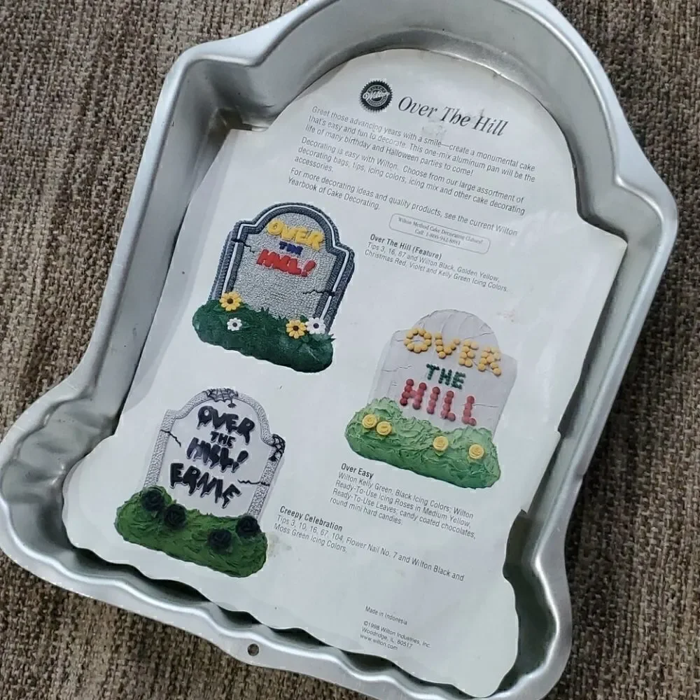 Wilton | 1995 Over the Hill Cake Pan